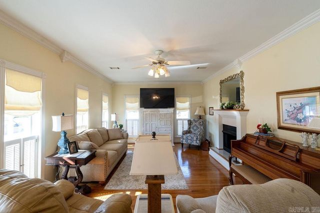 608 River Oaks Boulevard, Searcy, AR 72143