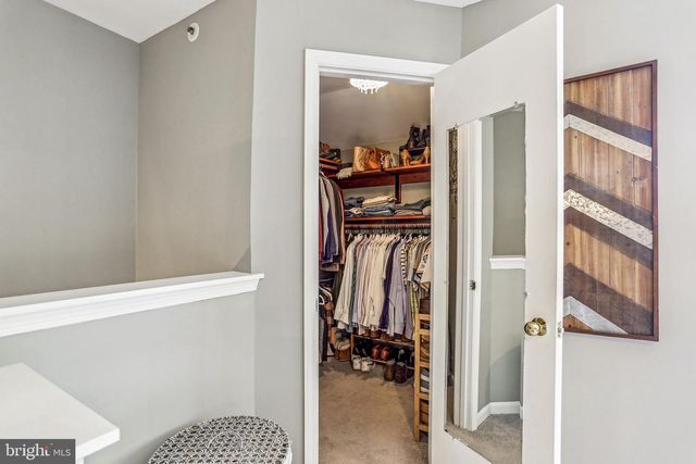 5821 INMAN PARK CIR #120, Rockville, MD 20852