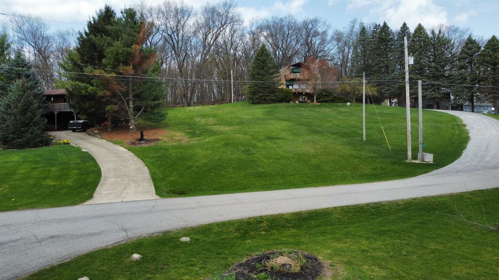 25 Lane 175 Lime Lake, Angola, IN 46703