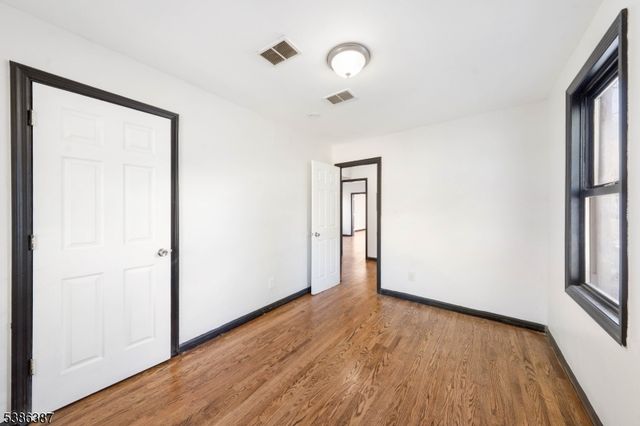 220 Brookdale Ave, Newark City, NJ 07106