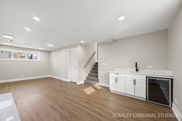 123 W Monroe Street, Villa Park, IL 60181