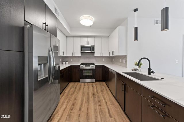 615 W Peace Street 203, Raleigh, NC 27605