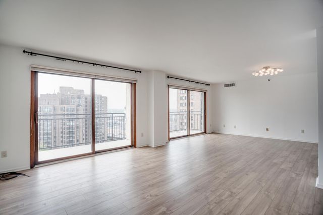 1225 Lasalle Avenue 1704, Minneapolis, MN 55403