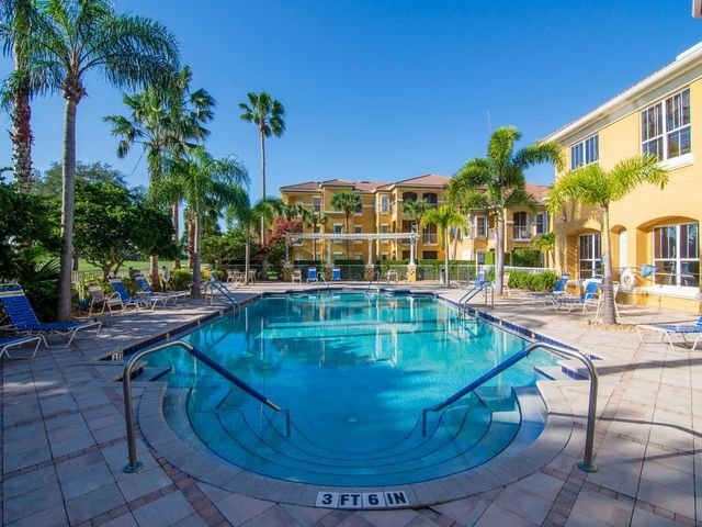 5035 Fairways Circle C305, Vero Beach, FL 32967