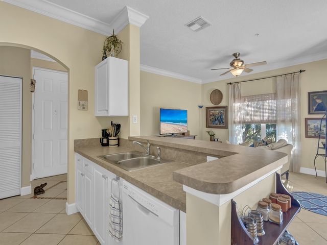 5035 Fairways Circle C305, Vero Beach, FL 32967