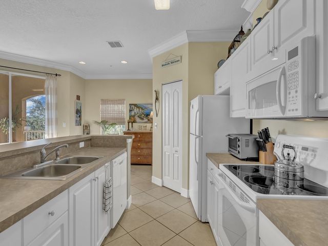 5035 Fairways Circle C305, Vero Beach, FL 32967