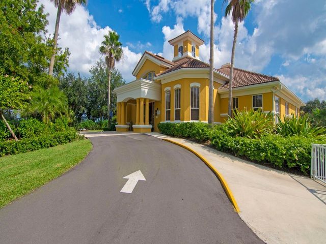 5035 Fairways Circle C305, Vero Beach, FL 32967