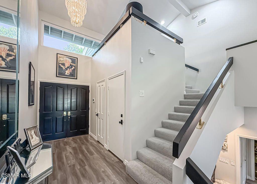 Image 12 of property listing at 4695 Club View Drive, Westlake Village, CA 91362