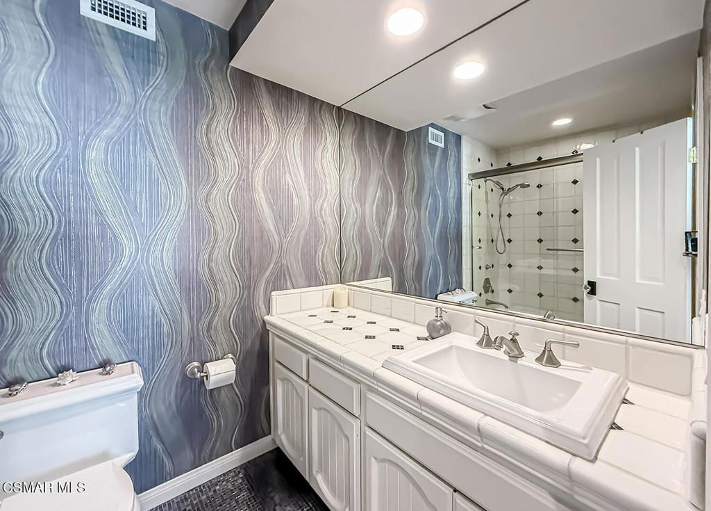 Image 20 of property listing at 4695 Club View Drive, Westlake Village, CA 91362