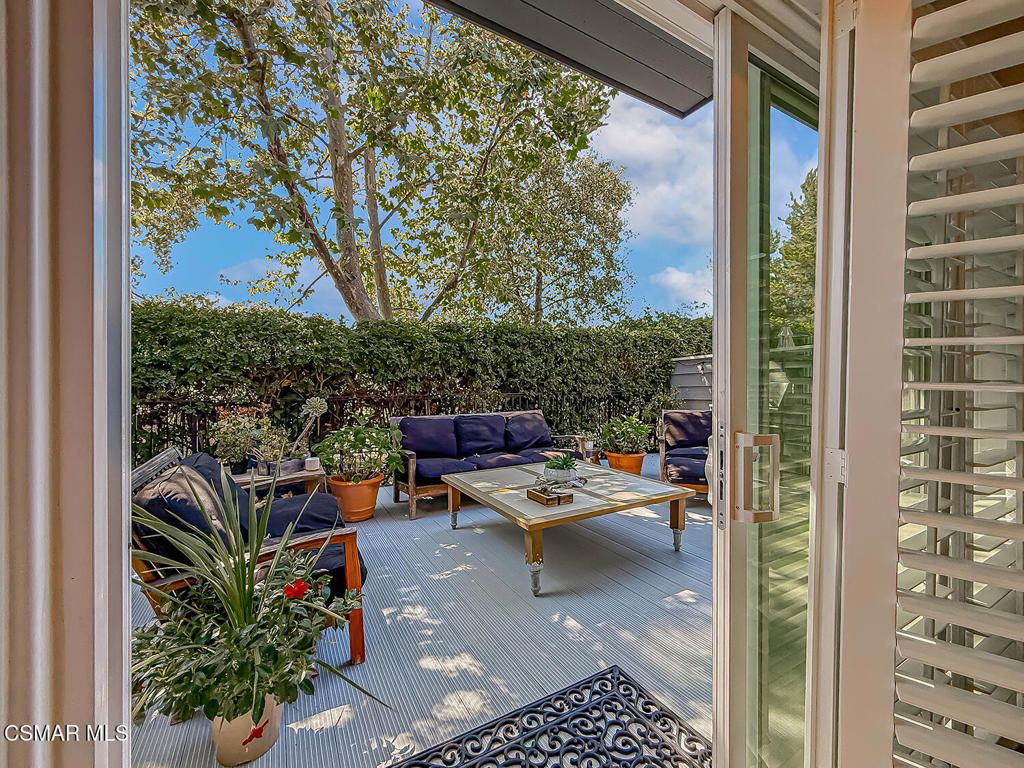Image 22 of property listing at 4695 Club View Drive, Westlake Village, CA 91362