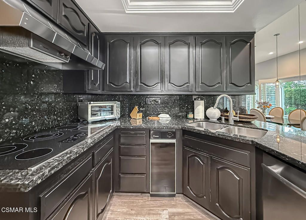 Image 7 of property listing at 4695 Club View Drive, Westlake Village, CA 91362
