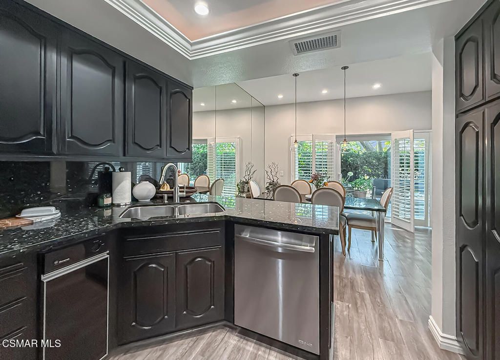 Image 9 of property listing at 4695 Club View Drive, Westlake Village, CA 91362