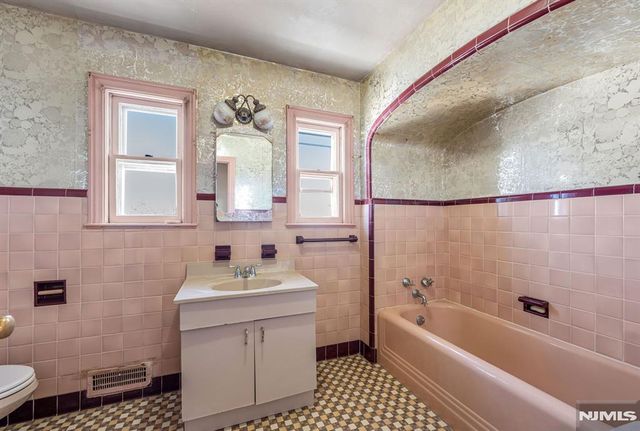 164 Chestnut Street, Garfield, NJ 07032