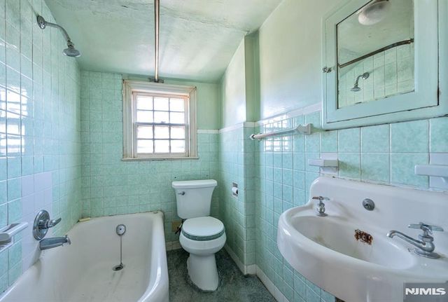 164 Chestnut Street, Garfield, NJ 07032