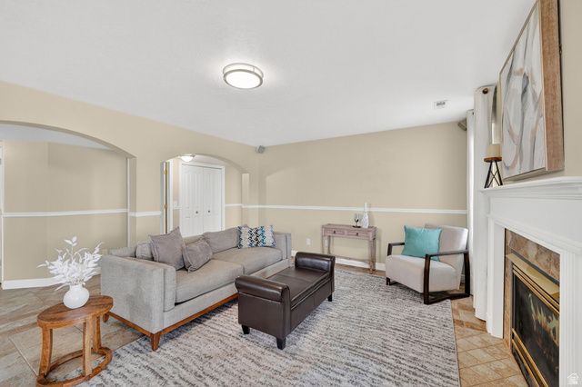 3748 W ELK PARK CT, South Jordan, UT 84095