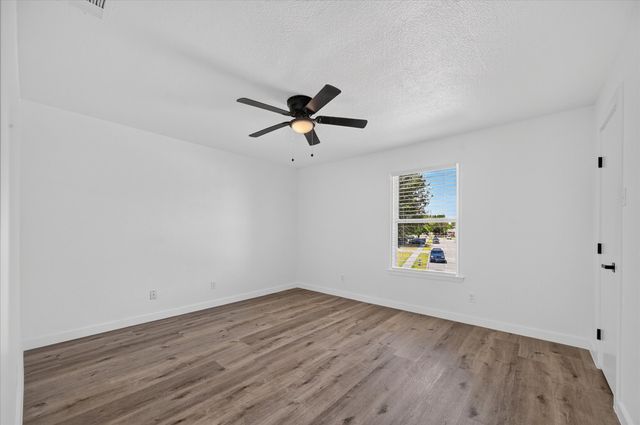 620 Royal Crest Drive, Richardson, TX 75081