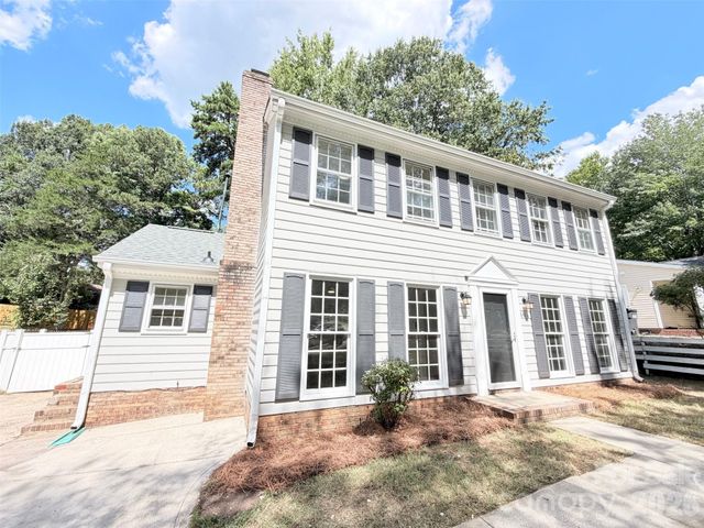 8431 Mission Hills Road, Charlotte, NC 28227