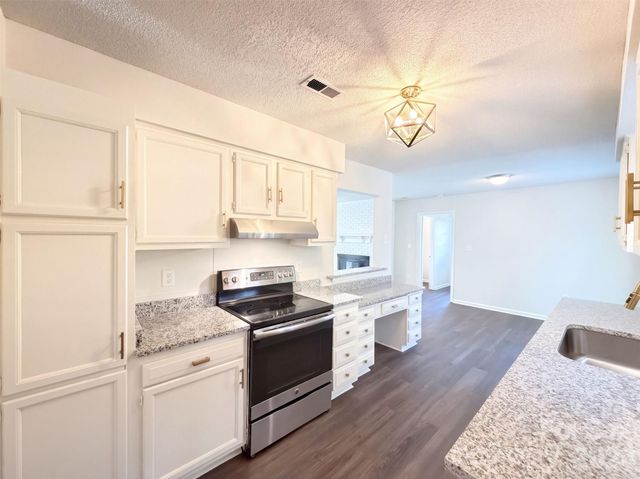 8431 Mission Hills Road, Charlotte, NC 28227