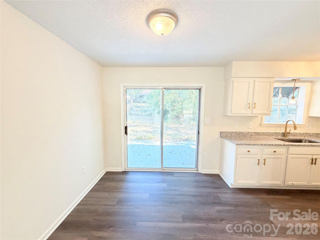 8431 Mission Hills Road, Charlotte, NC 28227