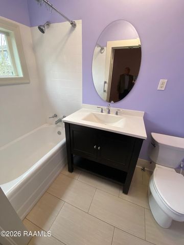 215 Versailles Boulevard 3, Lafayette, LA 70501