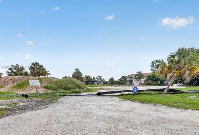 22962 Camino Del Mar, Boca Raton, FL 33433