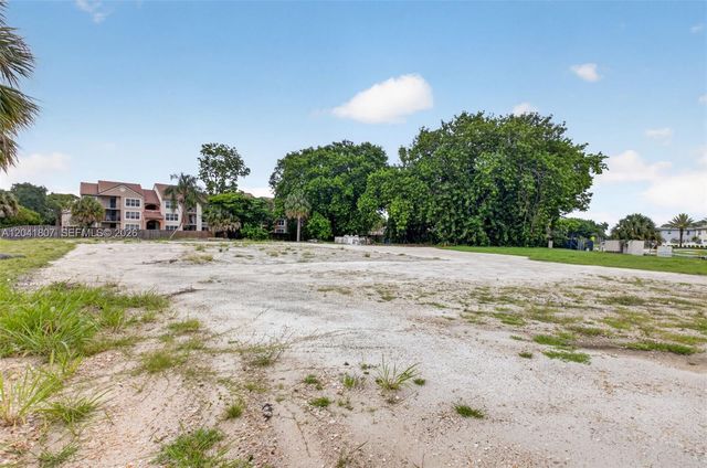 22962 Camino Del Mar, Boca Raton, FL 33433