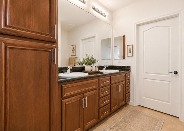 2049 Avignon Ln, Roseville, CA 95747