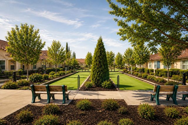 2049 Avignon Ln, Roseville, CA 95747