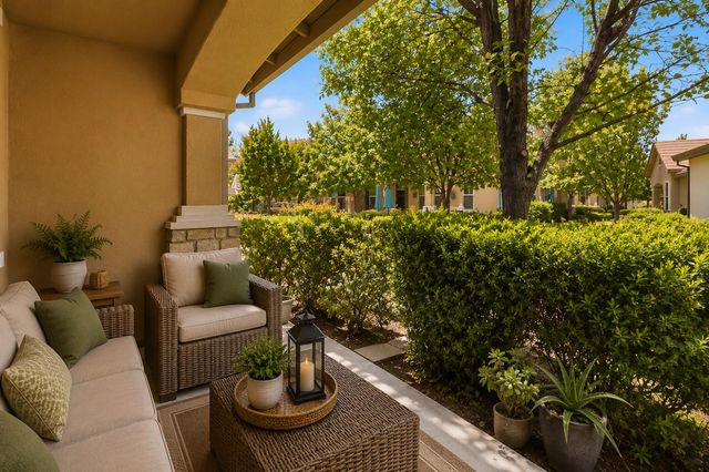 2049 Avignon Ln, Roseville, CA 95747