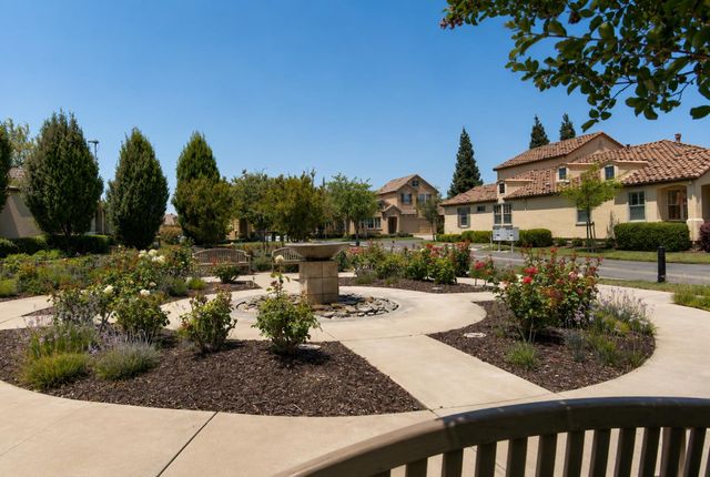 2049 Avignon Ln, Roseville, CA 95747