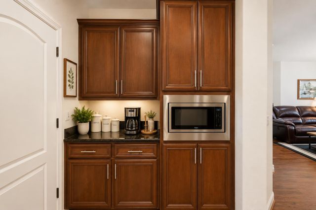 2049 Avignon Ln, Roseville, CA 95747