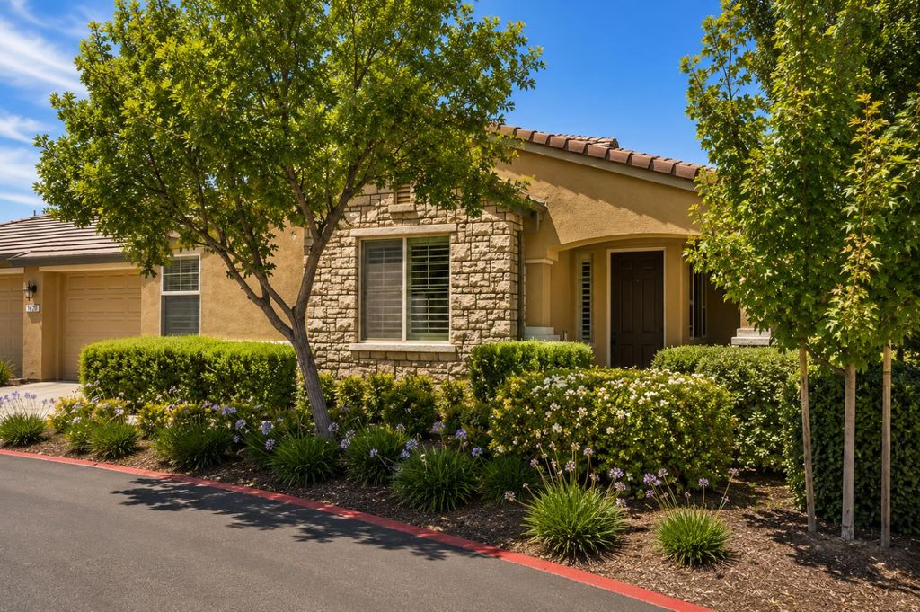 2049 Avignon Ln, Roseville, CA 95747