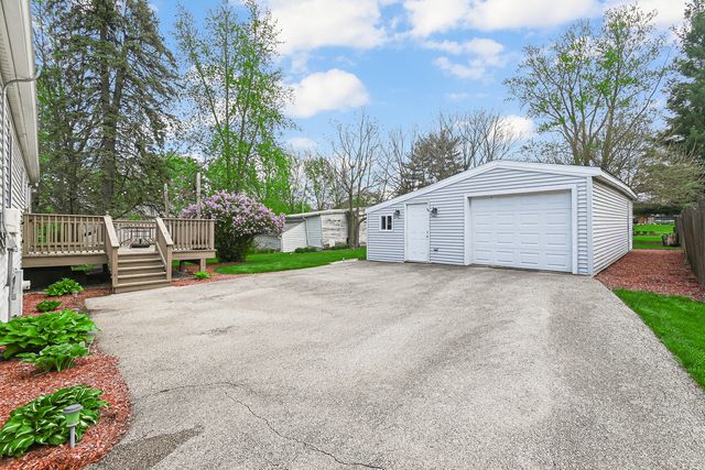 144 E 2nd Avenue, New Lenox, IL 60451