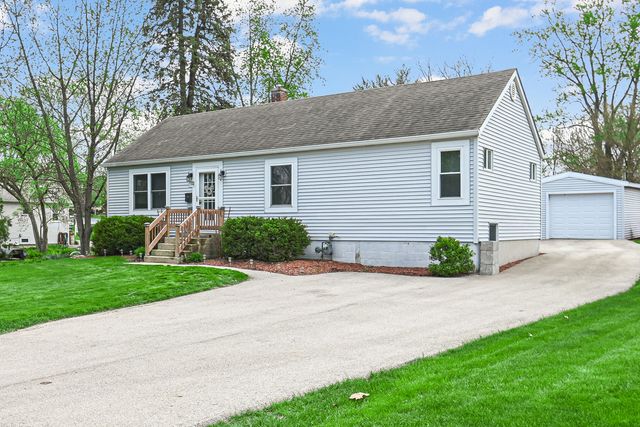 144 E 2nd Avenue, New Lenox, IL 60451
