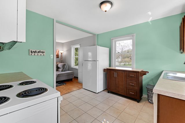 144 E 2nd Avenue, New Lenox, IL 60451