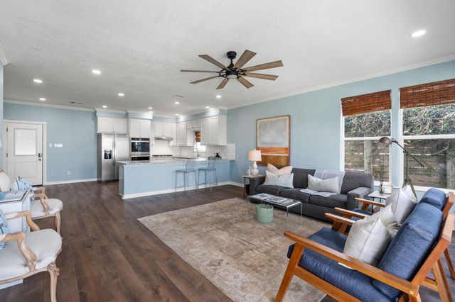 100 Avenue A, San Leon, TX 77539