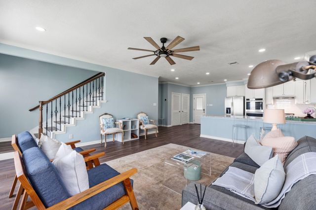 100 Avenue A, San Leon, TX 77539