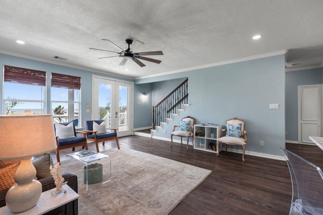 100 Avenue A, San Leon, TX 77539