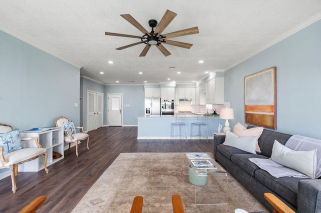 100 Avenue A, San Leon, TX 77539