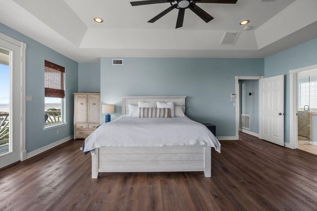 100 Avenue A, San Leon, TX 77539