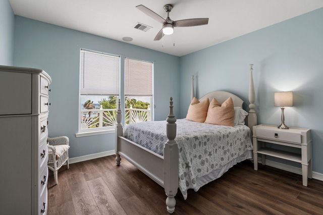 100 Avenue A, San Leon, TX 77539