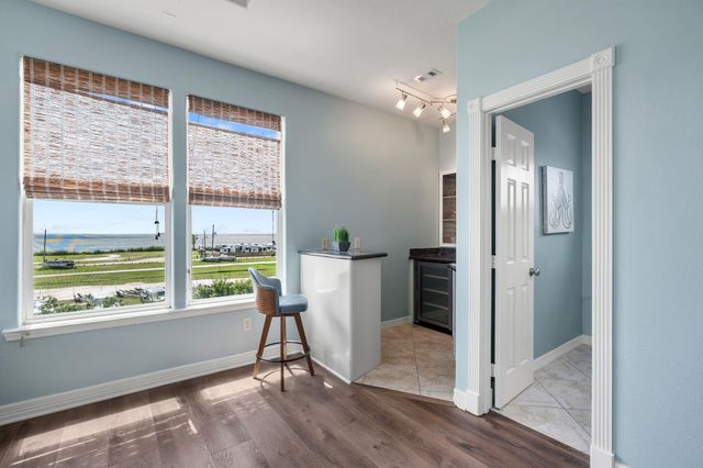 100 Avenue A, San Leon, TX 77539