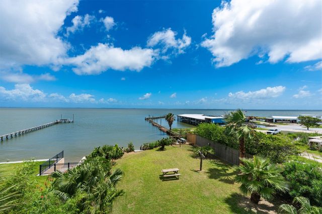 100 Avenue A, San Leon, TX 77539