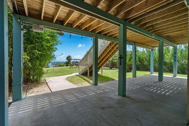 100 Avenue A, San Leon, TX 77539