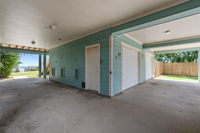 100 Avenue A, San Leon, TX 77539