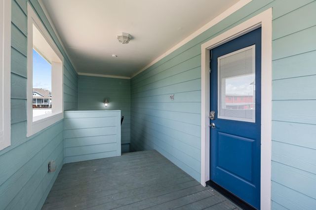 100 Avenue A, San Leon, TX 77539