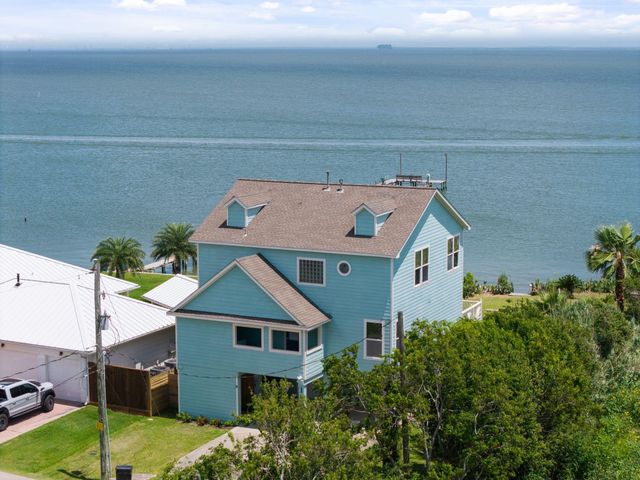 100 Avenue A, San Leon, TX 77539
