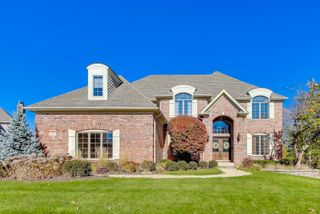 675 Oak Lane, South Elgin, IL 60177