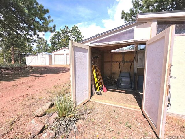 277 Cherokee Dr, Florissant, CO 80816