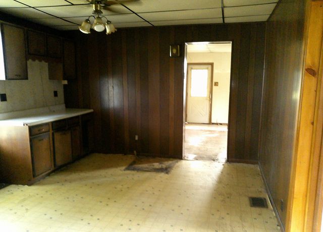 701 S Cain Street, Clinton, IL 61727